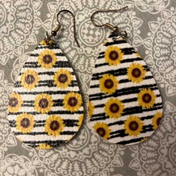 Handmade Faux Earrings - Picture 1 of 1